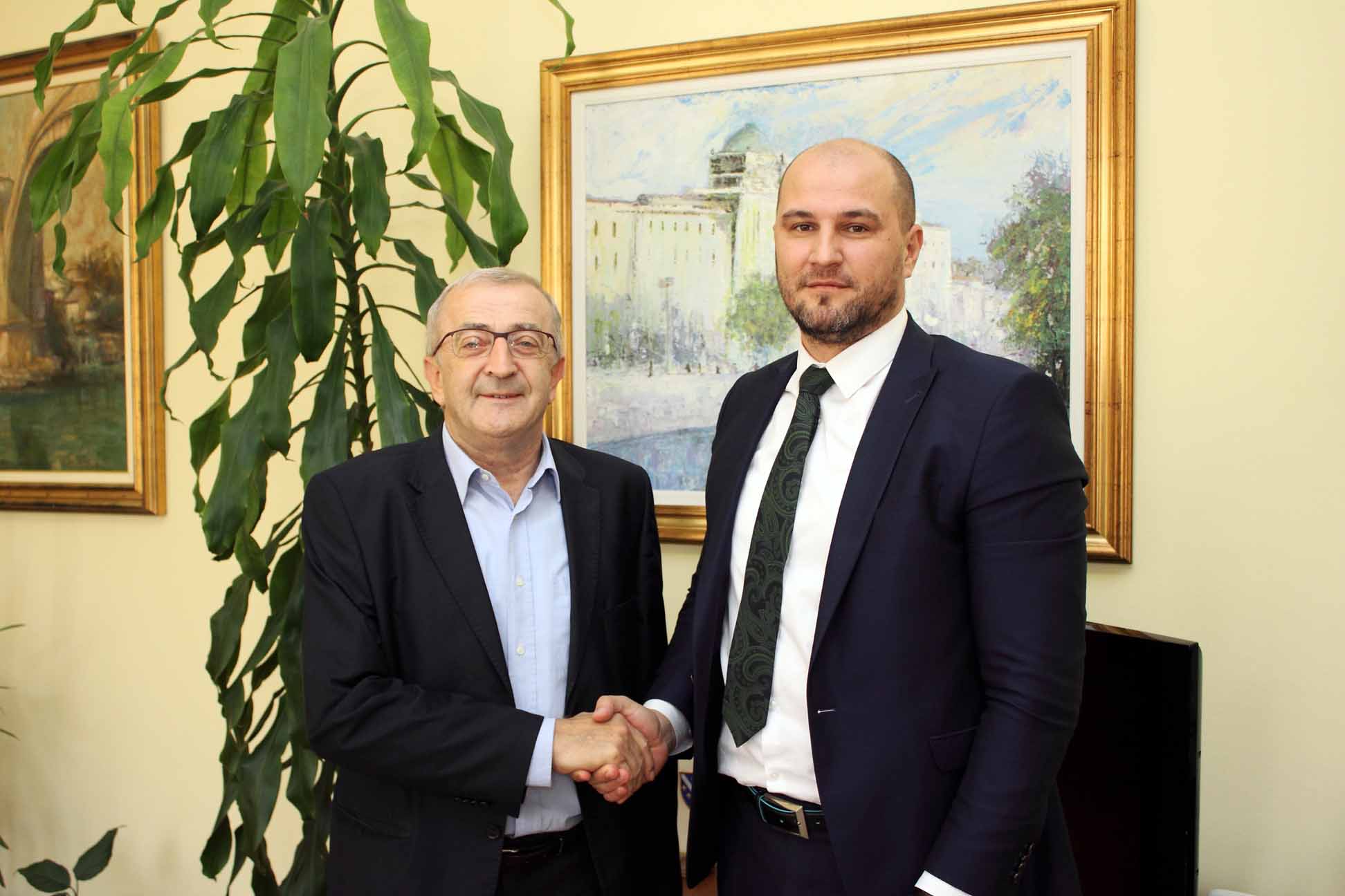 Civilna Zaštita BH Pošte Nastavlja Aktivnosti Oko čišćenja Pošta Stradalih U Poplavama