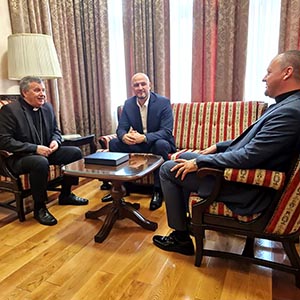 Nadbiskup Vukšić Primio Direktora JP BH Pošta Mirsada Mujića