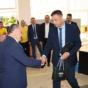 Omiljeni Goraždanski Poštar Eško Jusufović Svečano Ispraćen U Penziju